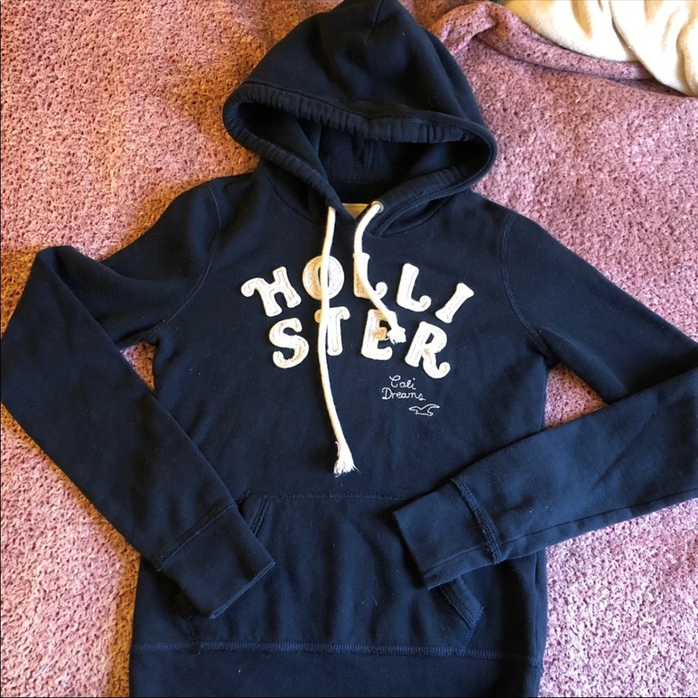 Hollister pullover hoodie- small